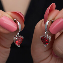 Gümüş Kırmızı Taşlı Kalpli Kadın Küpe - Thumbnail