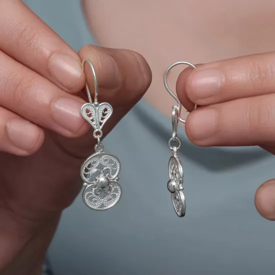 Gümüş Çiçek Motifli Telkari Kadın Küpe