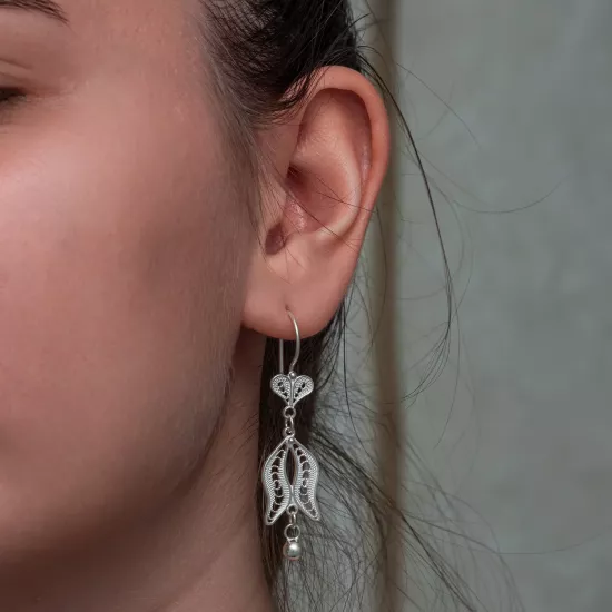 Gümüş Lale Motifli Telkari Kadın Küpe