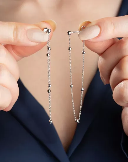 Gümüş Çift Zincirli Top Detaylı Kadın Küpe