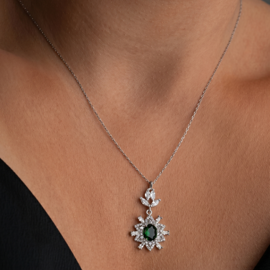 Gümüş Zümrüt Yeşili Taşlı Kadın Kolye