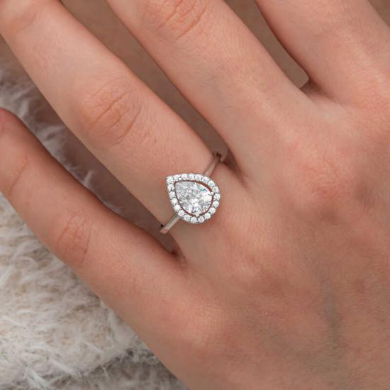 Gümüş Beyaz Zirkon Taşlı Damla Kadın Yüzük